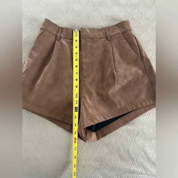 🆕 Free People Roma vegan leather shorts in brown only size small