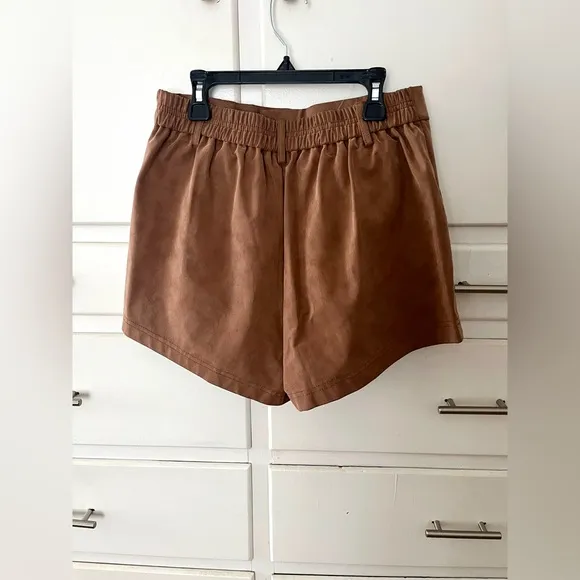 🆕 Free People Roma vegan leather shorts in brown only size small