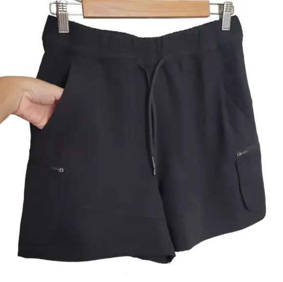 🆕️ Lululemon Relaxed High-Rise Cargo Shorts in Black
