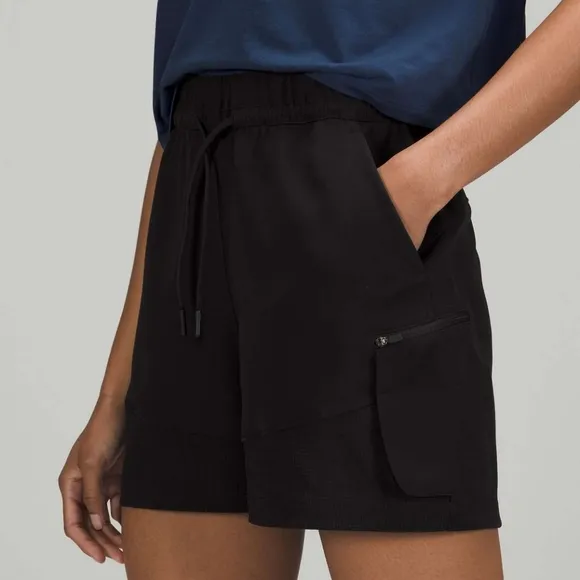 🆕️ Lululemon Relaxed High-Rise Cargo Shorts in Black