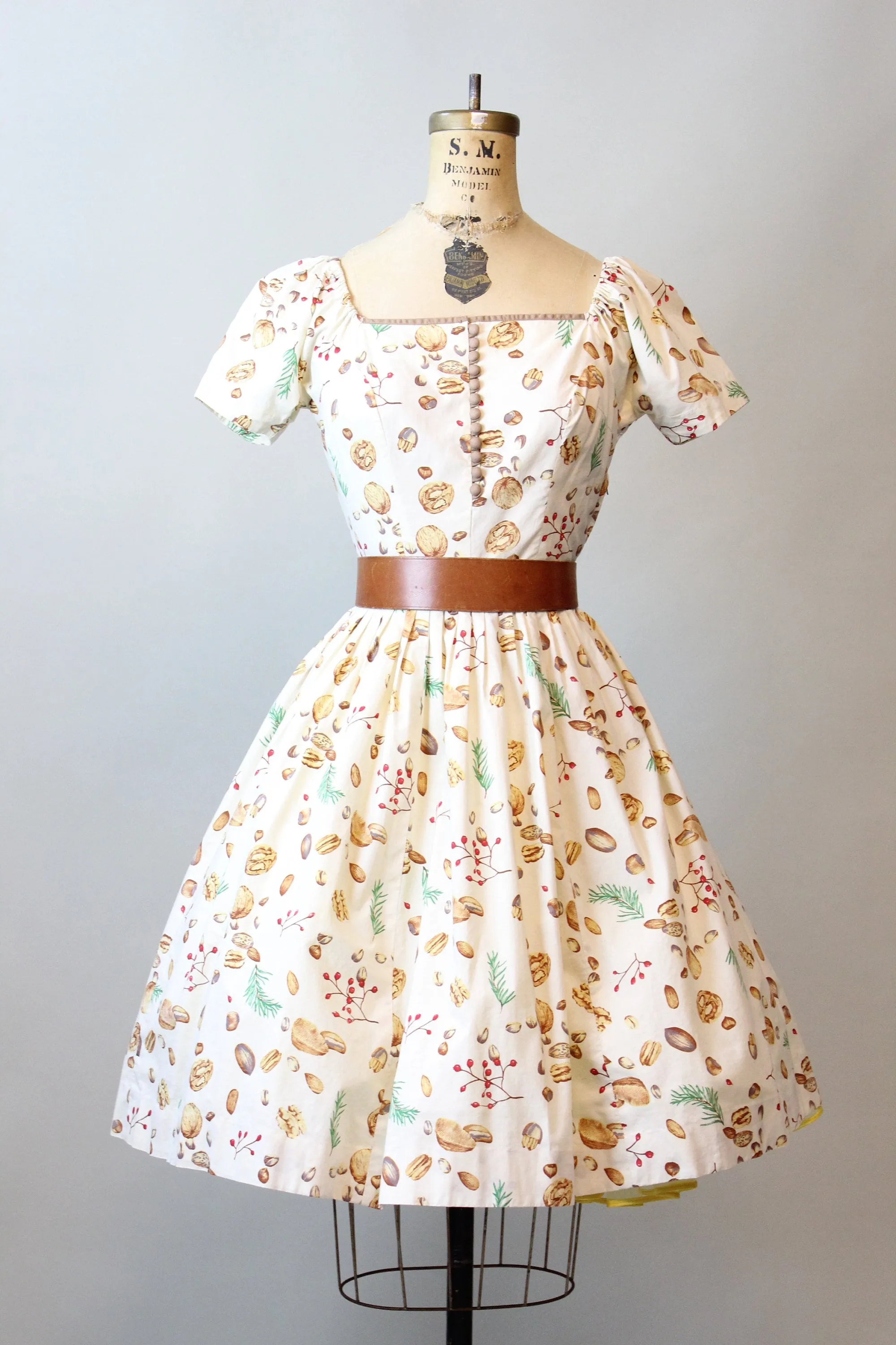 1950s NUTS PINE BERRY novelty print cotton dress xs | new fall