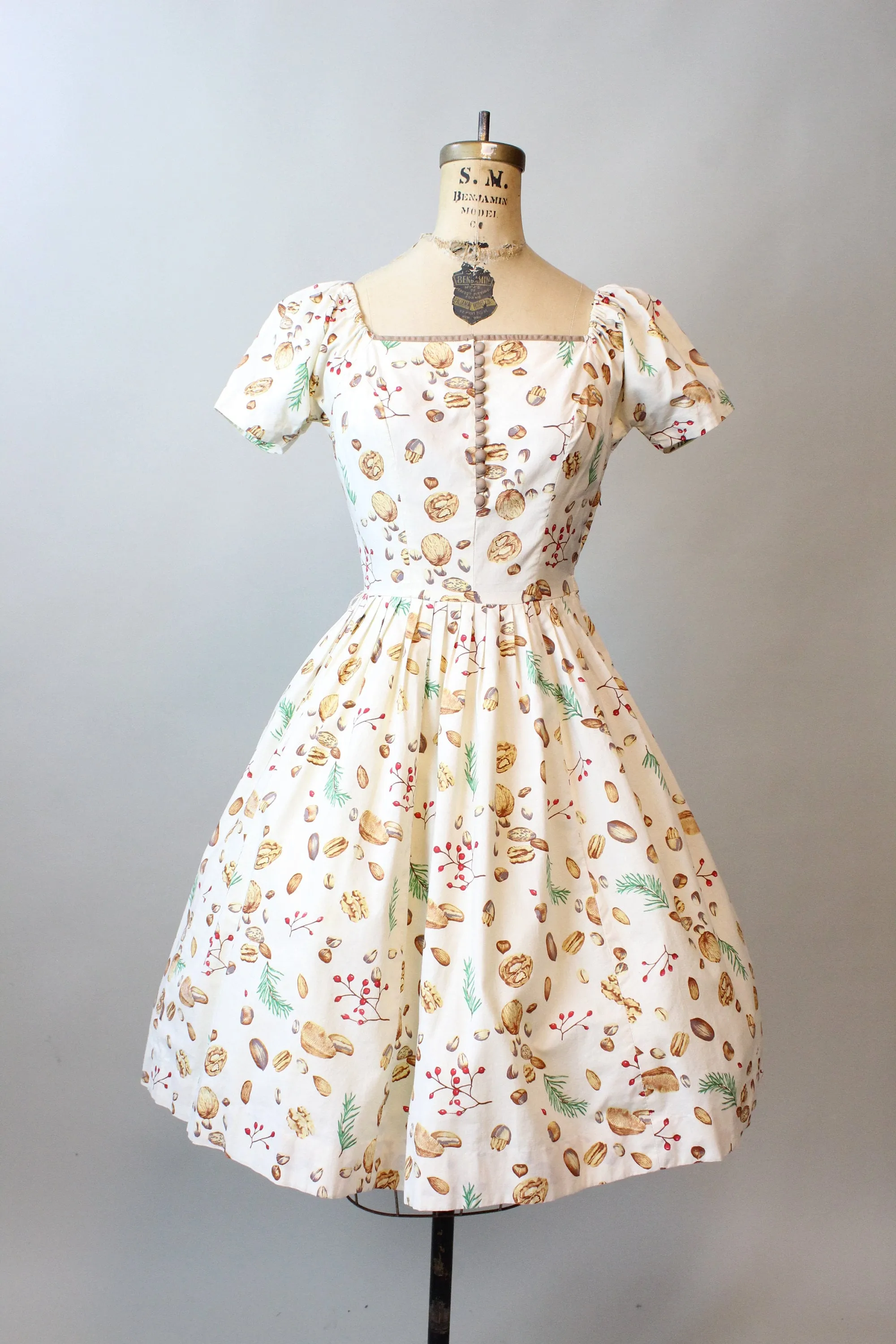 1950s NUTS PINE BERRY novelty print cotton dress xs | new fall