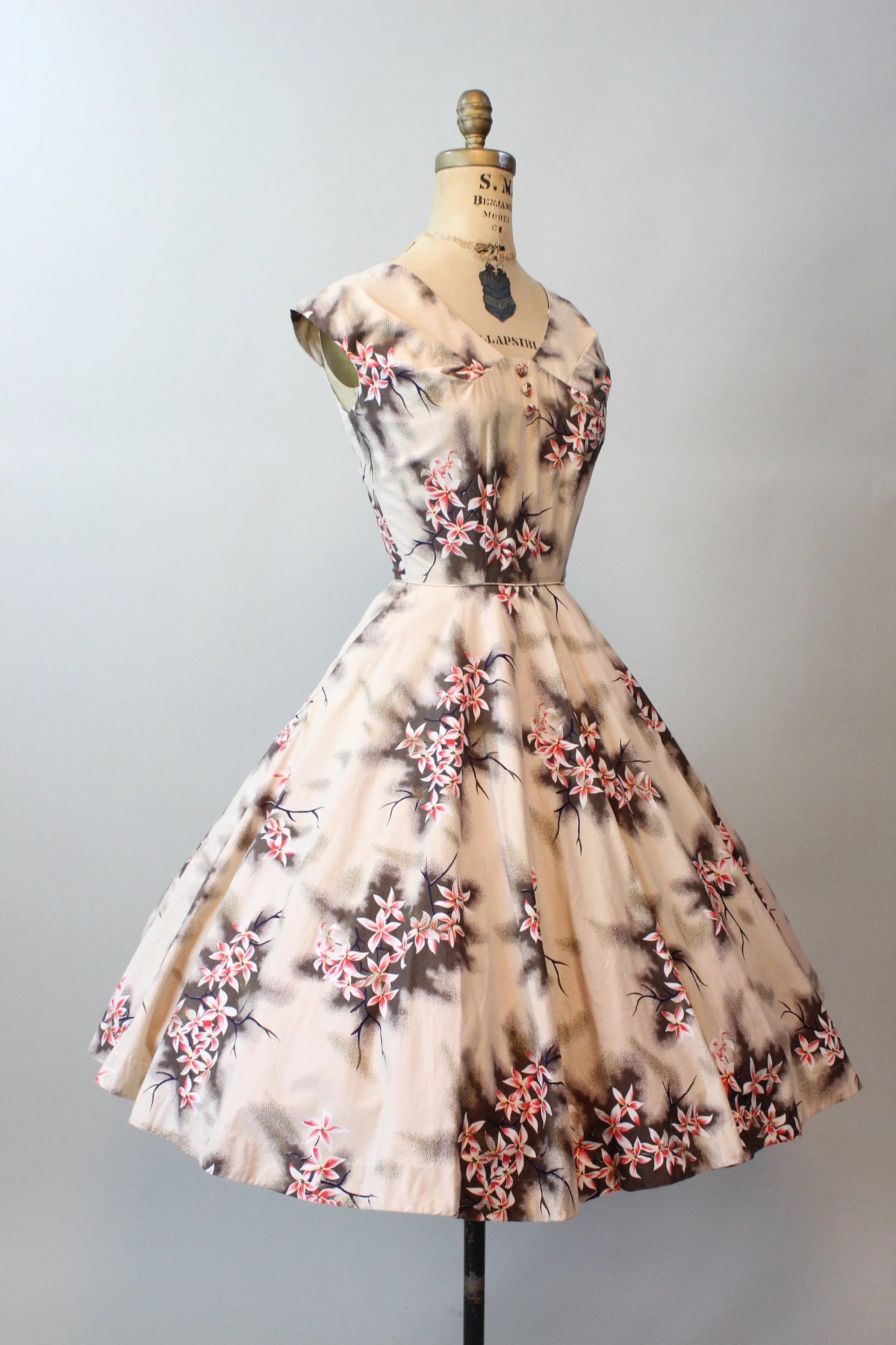 1950s PARADISE HAWAII pikake flower cotton dress xs | new spring