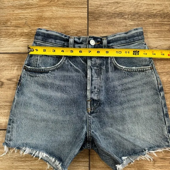 Agolde Riley Jeans Denim Shorts Size 24 Outsider Distressed Blue Shorts