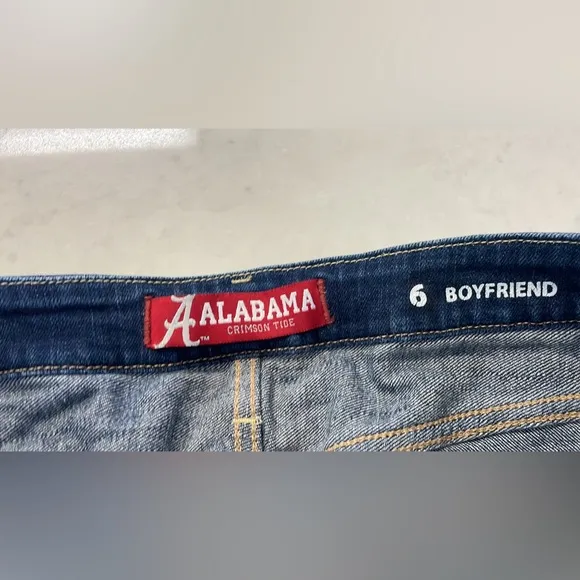 Alabama Crimson Tide Denim Shorts Women’s Size 6