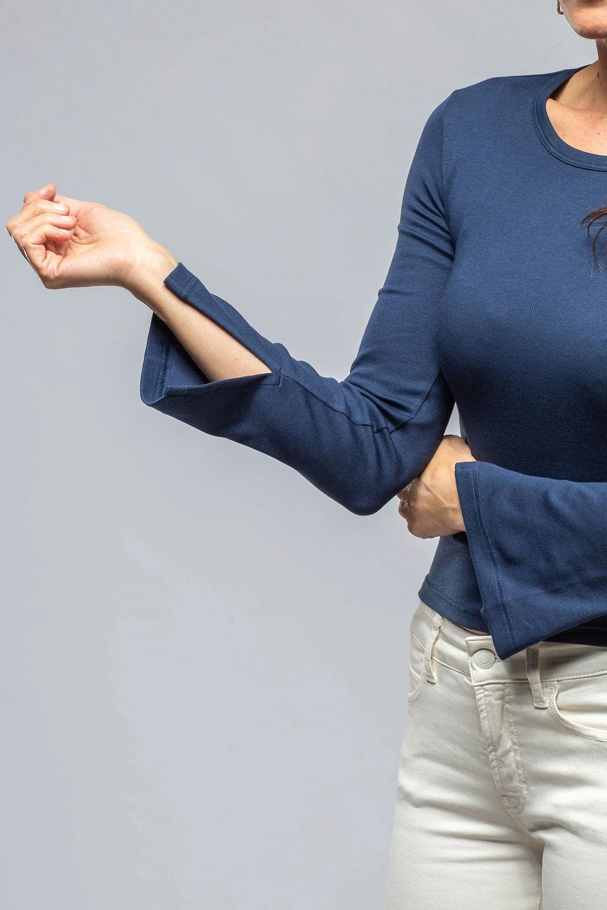 Alisa Ribbed Crew Neck Top in Navy