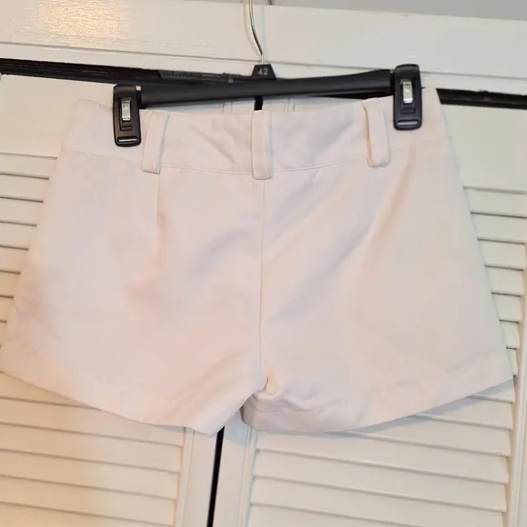 Andre badi white shorts sz 26 *K