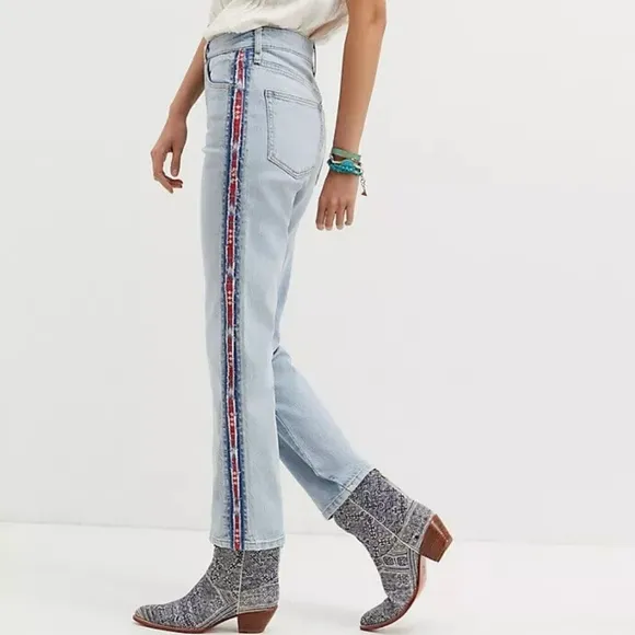 Anthropologie Pilcro The Vintage Straight Leg Light Wash Aztec Design Side Jeans