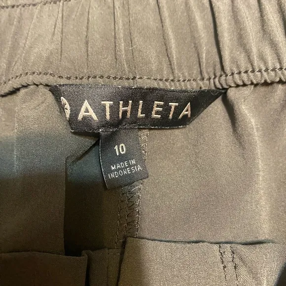 “ATHLETA” Skyline Paper Bag Belted Shorts