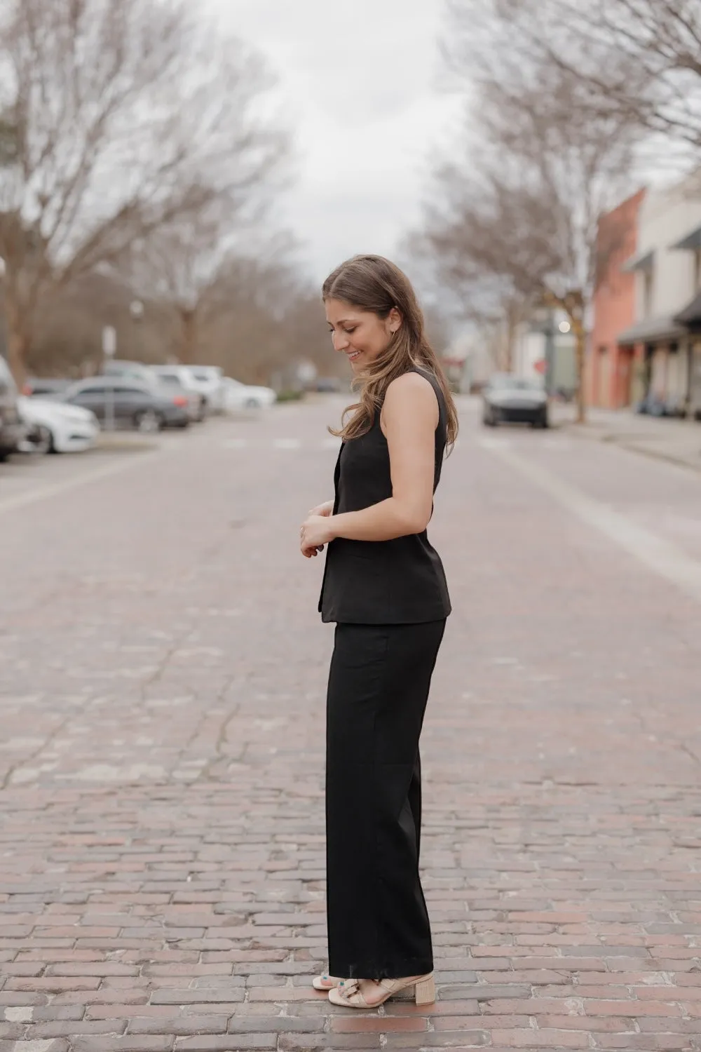 Black Sleeveless Linen Vest
