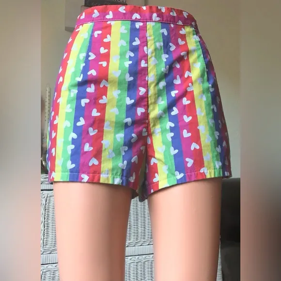 Bridget Clancy Designs Colorful heart print high waisted shorts Size Small