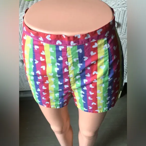 Bridget Clancy Designs Colorful heart print high waisted shorts Size Small
