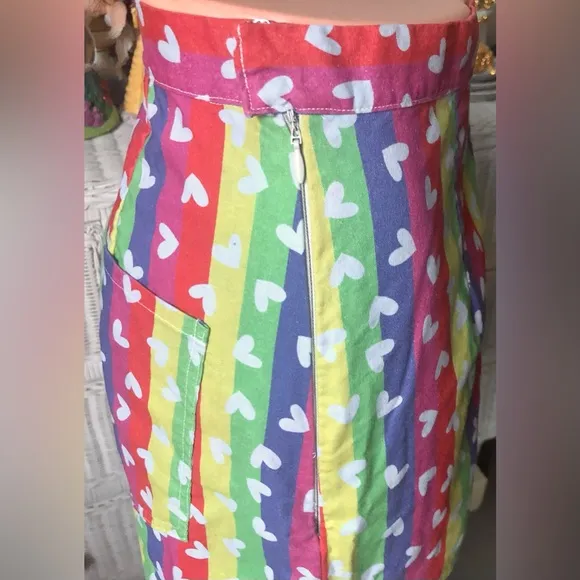 Bridget Clancy Designs Colorful heart print high waisted shorts Size Small
