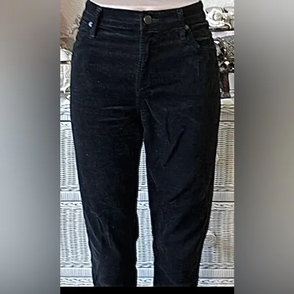Citizens of Humanity rocket high rise skinny velour jeans In black color size 29