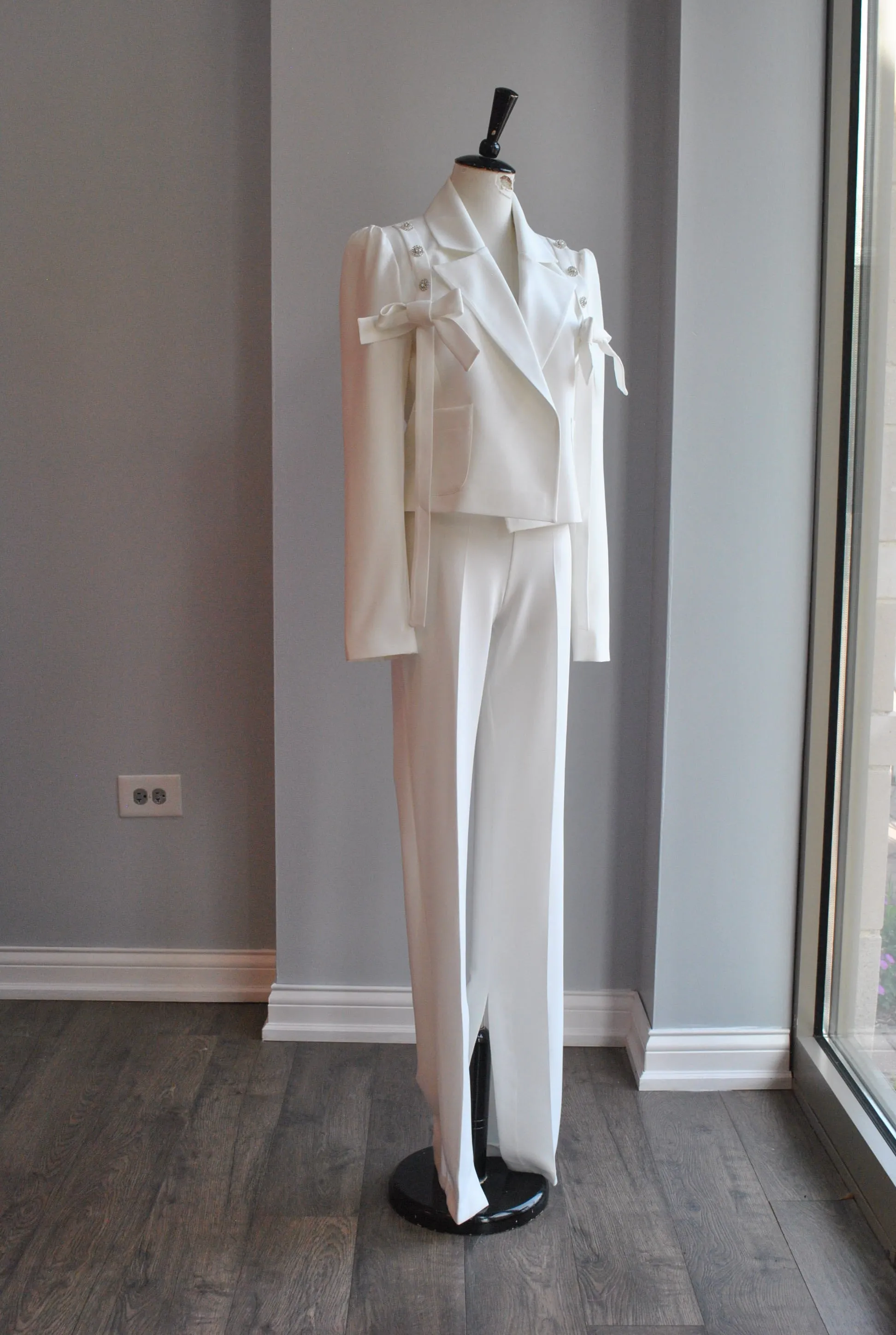 CLEARANCE - WHITE SUIT WITH BOWS AND CRYSTALS