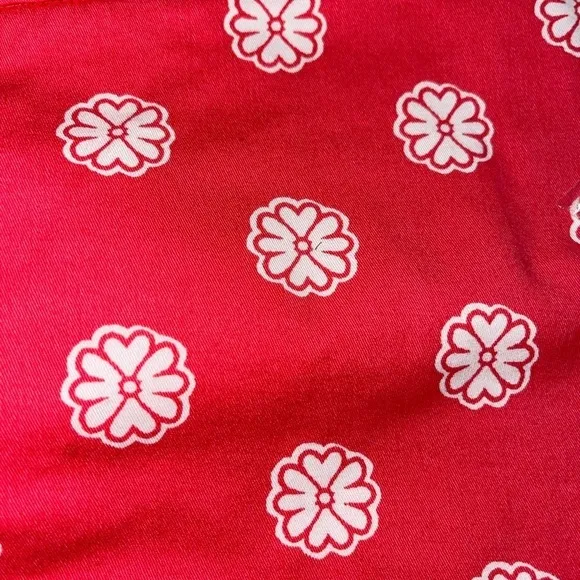 Crown &amp; Ivy || NWT scolloped shorts size 10