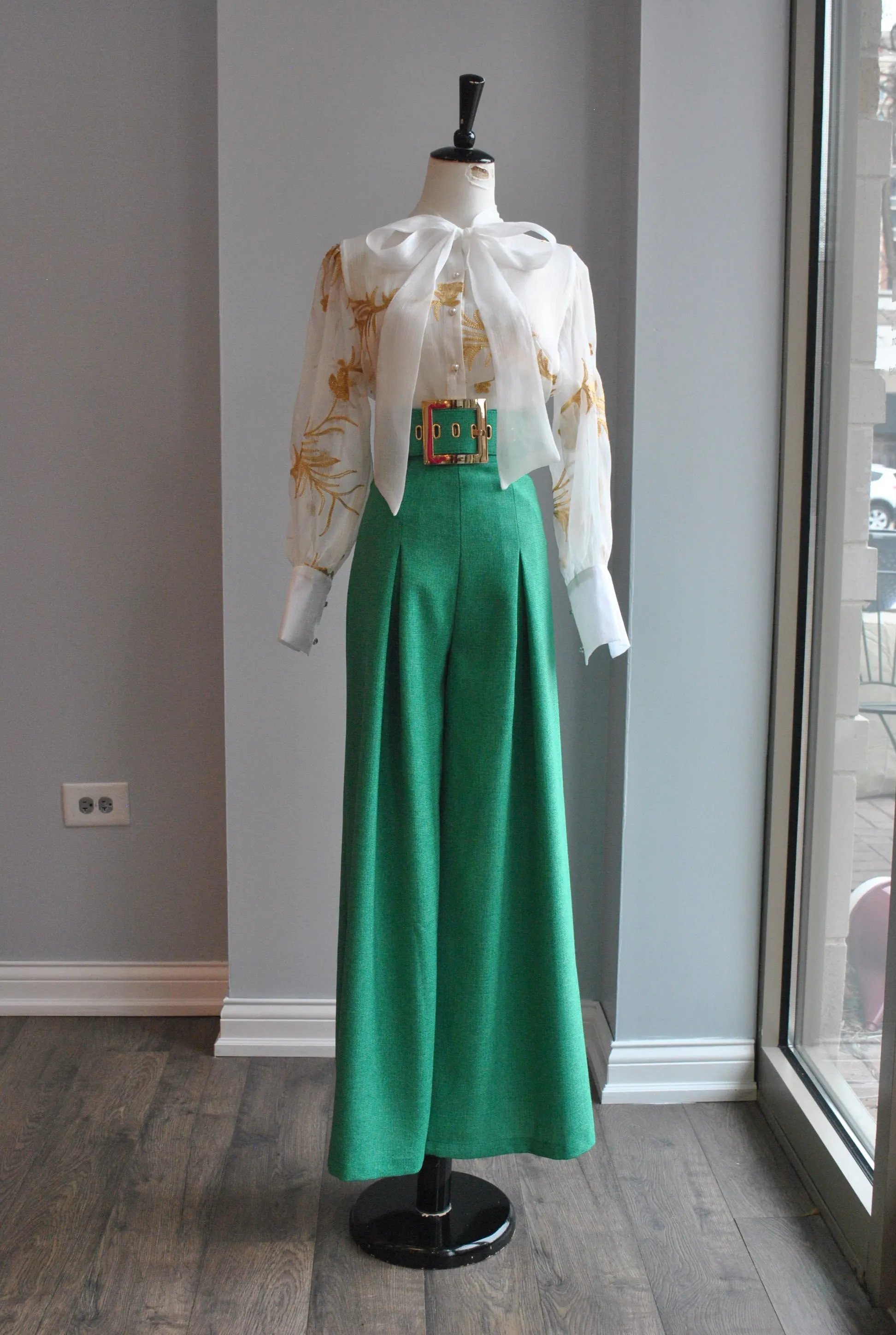 EMERALD GREEN HIGH WAISTED FLAIR PANTS WITH A BELT