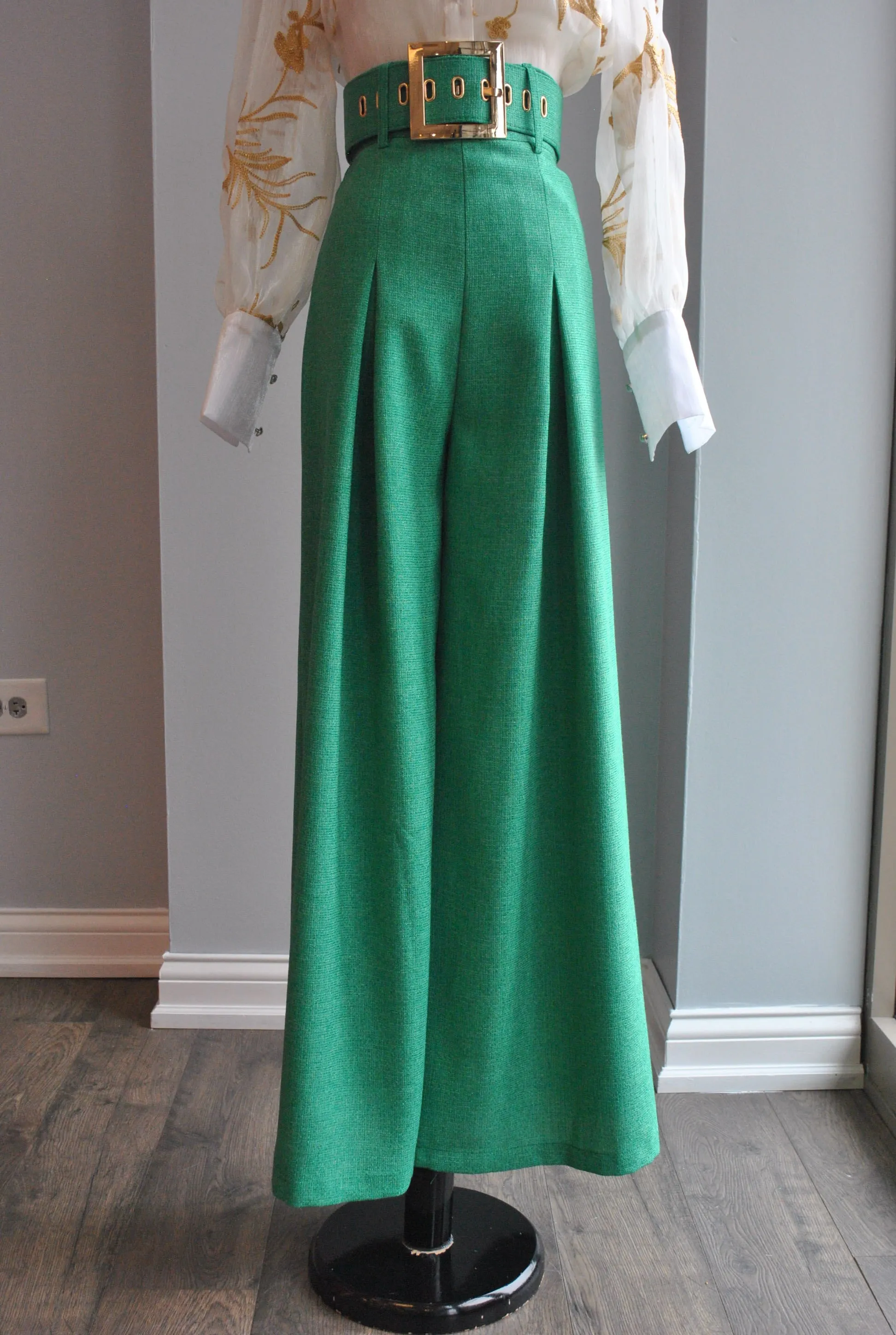 EMERALD GREEN HIGH WAISTED FLAIR PANTS WITH A BELT