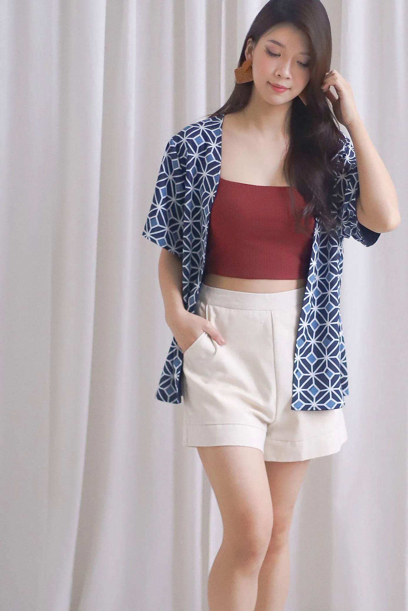 Emiri Short Sleeve Reverisble Kimono Outerwear In Navy Tile