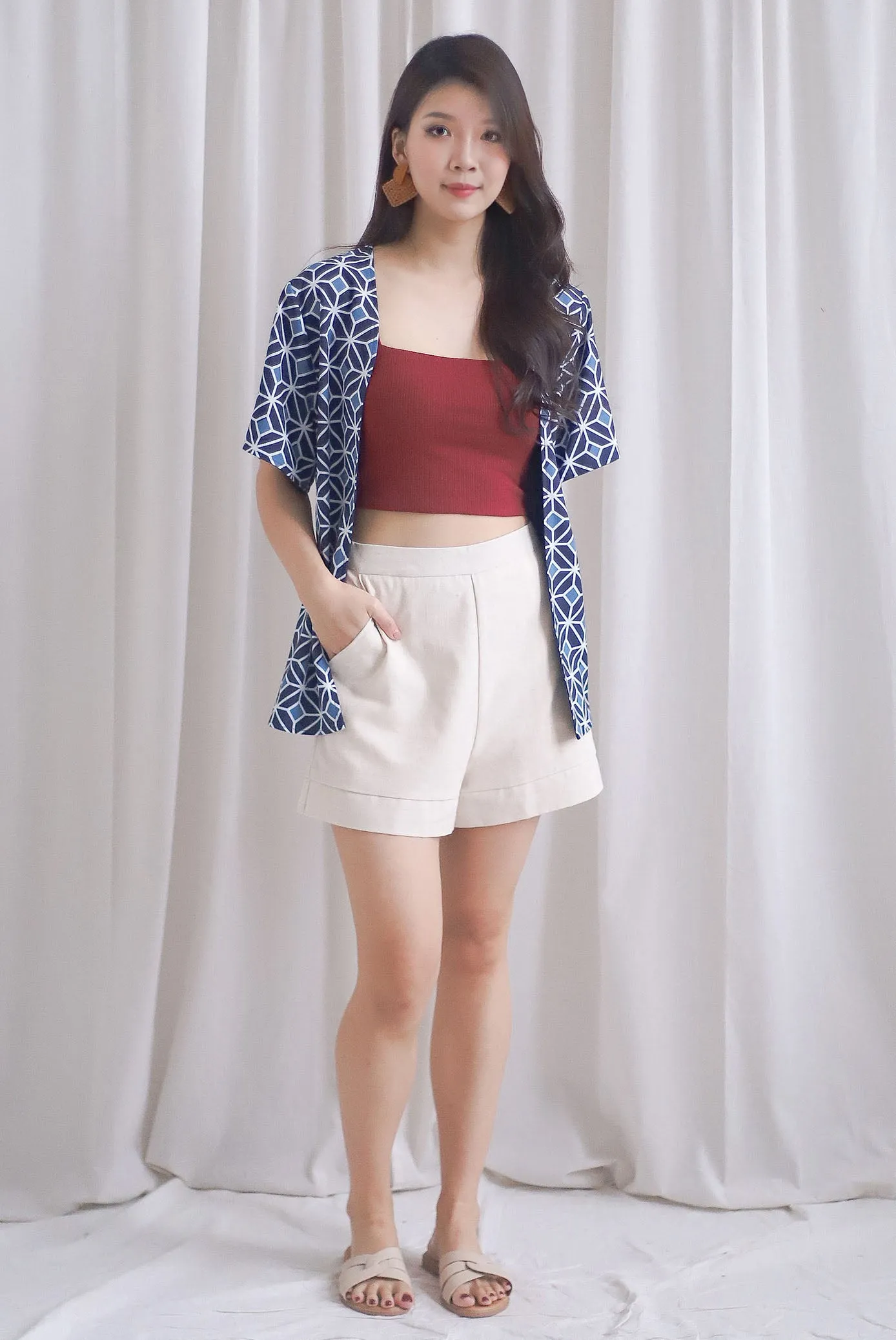 Emiri Short Sleeve Reverisble Kimono Outerwear In Navy Tile
