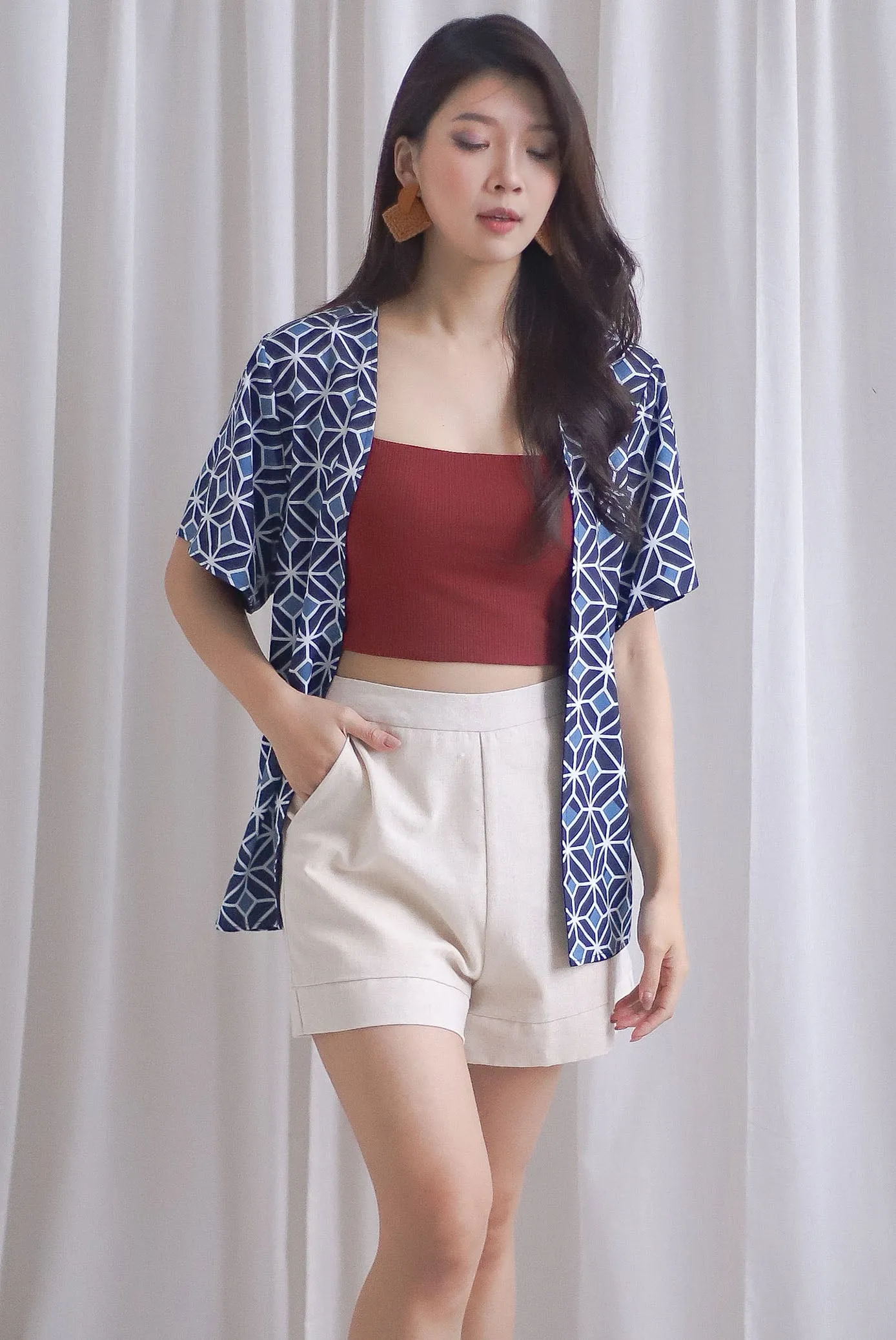 Emiri Short Sleeve Reverisble Kimono Outerwear In Navy Tile