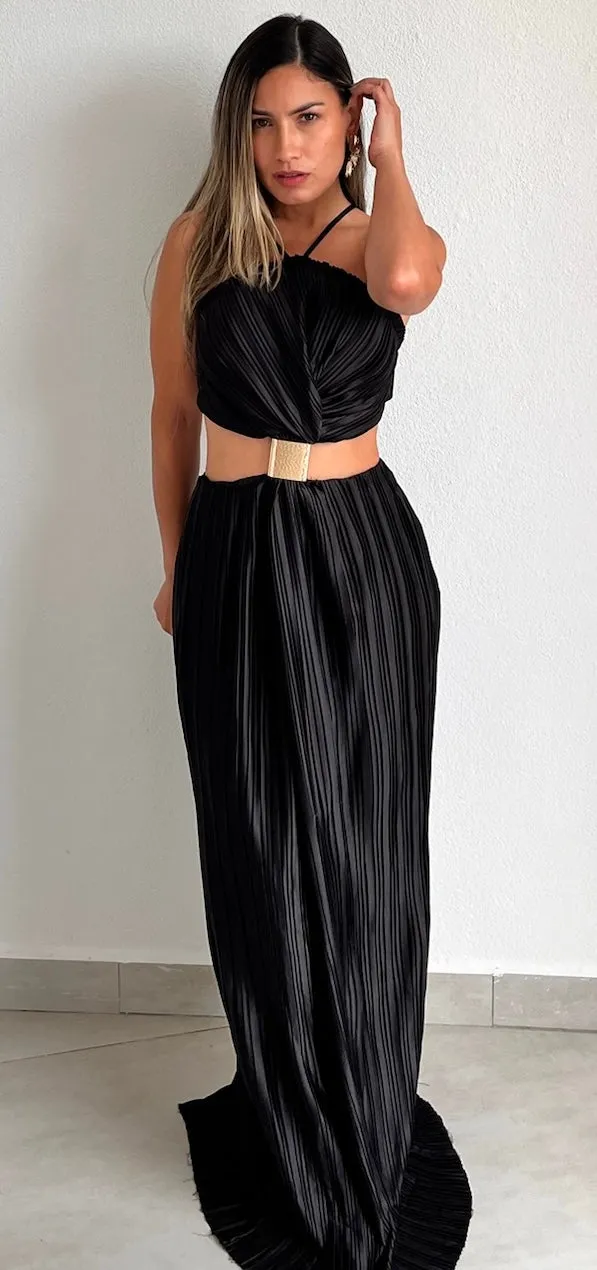 Everlasting Style Black Pleated Maxi Dress