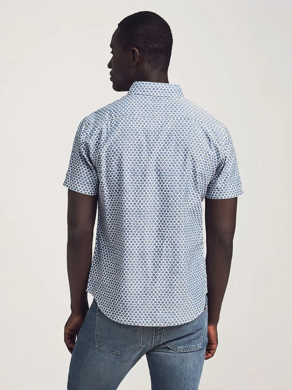 FAHERTY- Short-Sleeve Stretch Playa Shirt- Fish Scale Redux