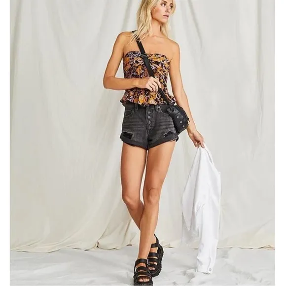 FREE PEOPLE Romeo Rolled Cut Off Shorts Size 29