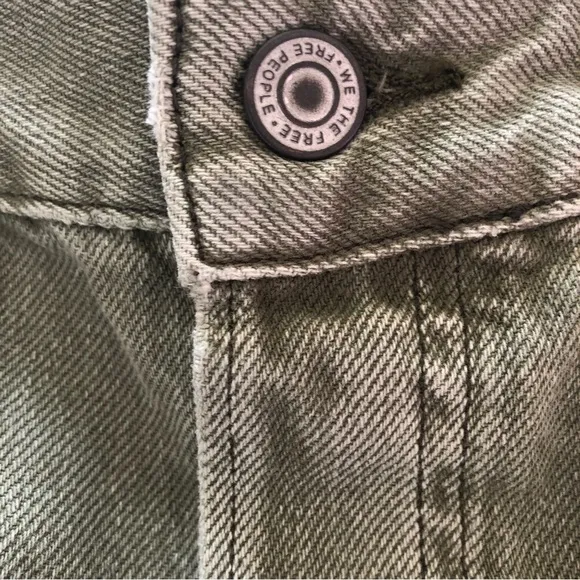 Free People We The Free green frayed hem denim shorts in size 28