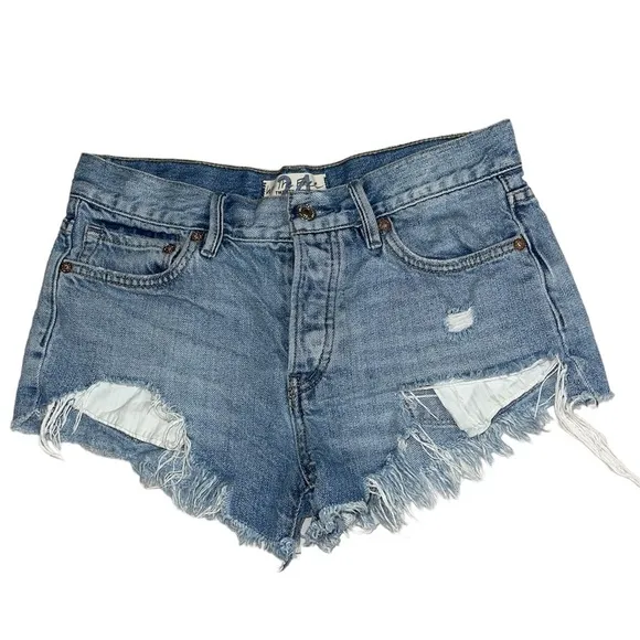 Free People We the Free Loving Good Vibrations Distressed Denim Shorts Sz. 24