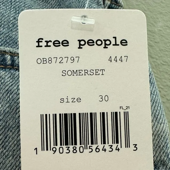 Free People We the Free Loving Good Vibrations Jean Shorts in Somerset - Size 30
