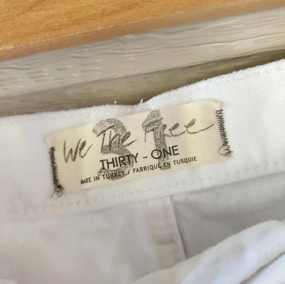 Free People we the free white distressed shorts size 31