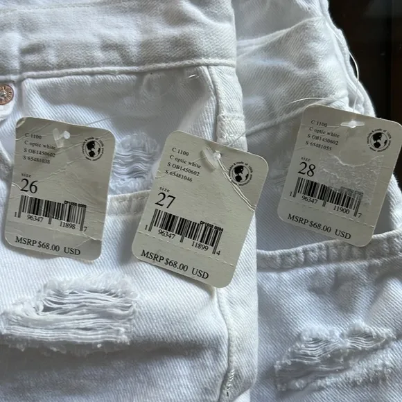 Free PeopleMaggie Mid Rise Frayed Hem Distressed Denim Shorts.