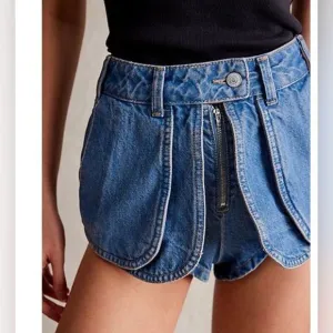 Free People We The Free 25 Prince Street Hi Rise Shorts Varsity Brews Denim $128