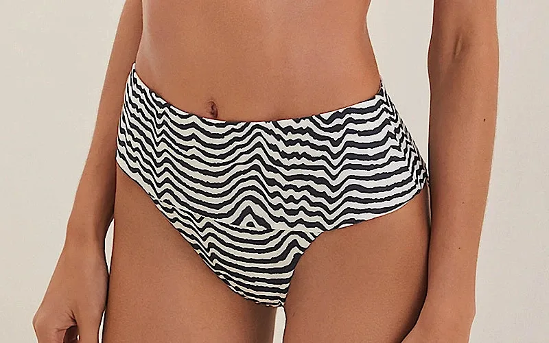 Gal Mel-Jessica Hot Pants Bikini ::RET