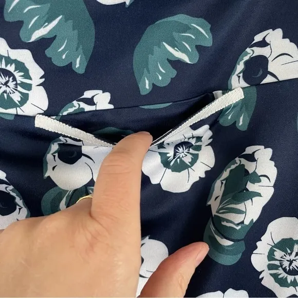 Golftini Night Moves Floral Print Golf Skort Navy Size Small NWT