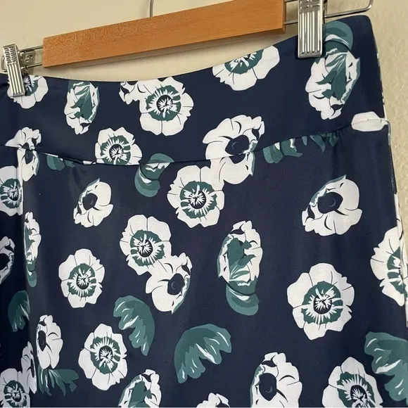Golftini Night Moves Floral Print Golf Skort Navy Size Small NWT