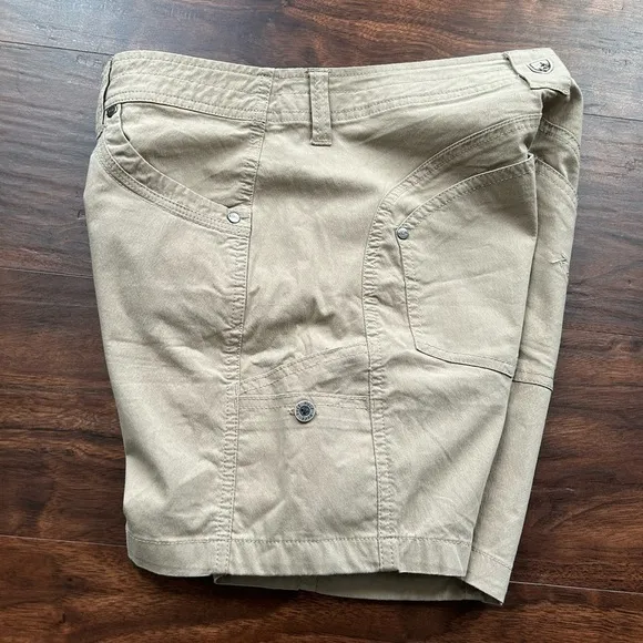 Kuhl Free Range Shorts 6 1/2&quot; Tan Size 4