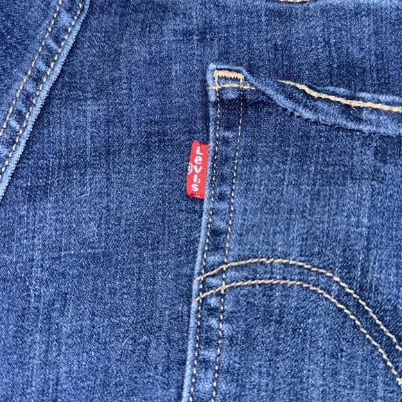 Levi’s Mid-Length Shorts - Size 22W