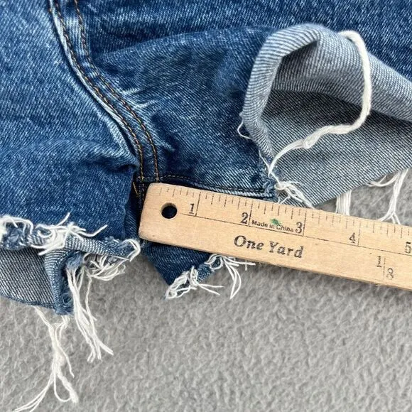 Levis Ribcage Shorts Size 26