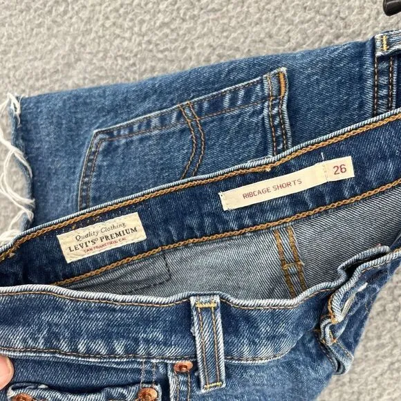Levis Ribcage Shorts Size 26