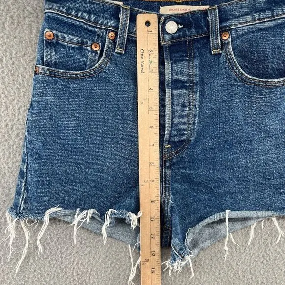 Levis Ribcage Shorts Size 26