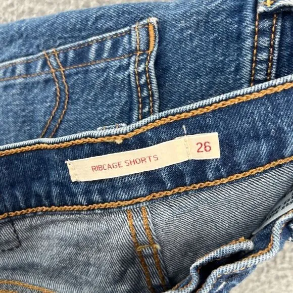 Levis Ribcage Shorts Size 26