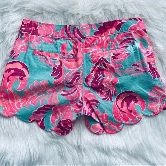 Lilly Pulitzer | Love Birds Buttercup Shorts 🦩