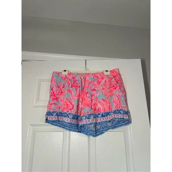 Lilly Pulitzer shorts size large C7-22