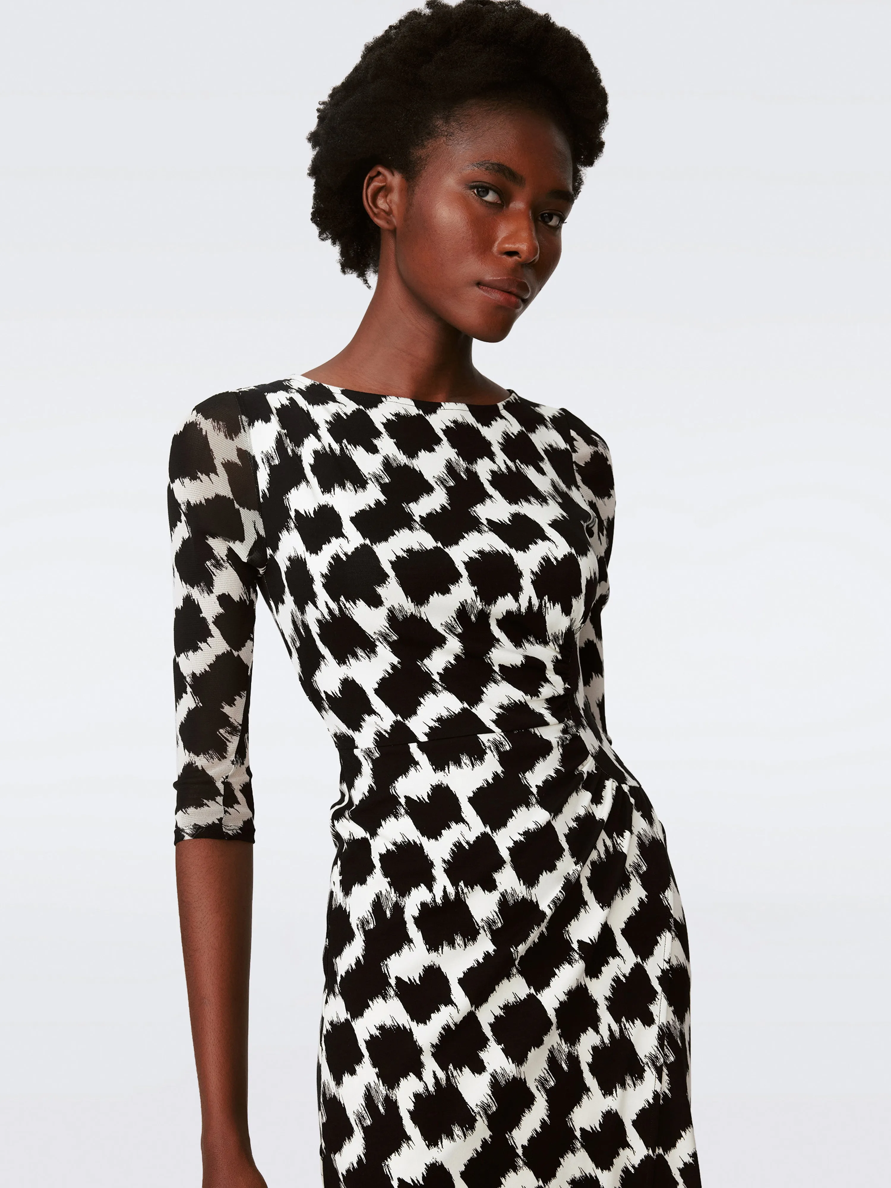 Linea Dress