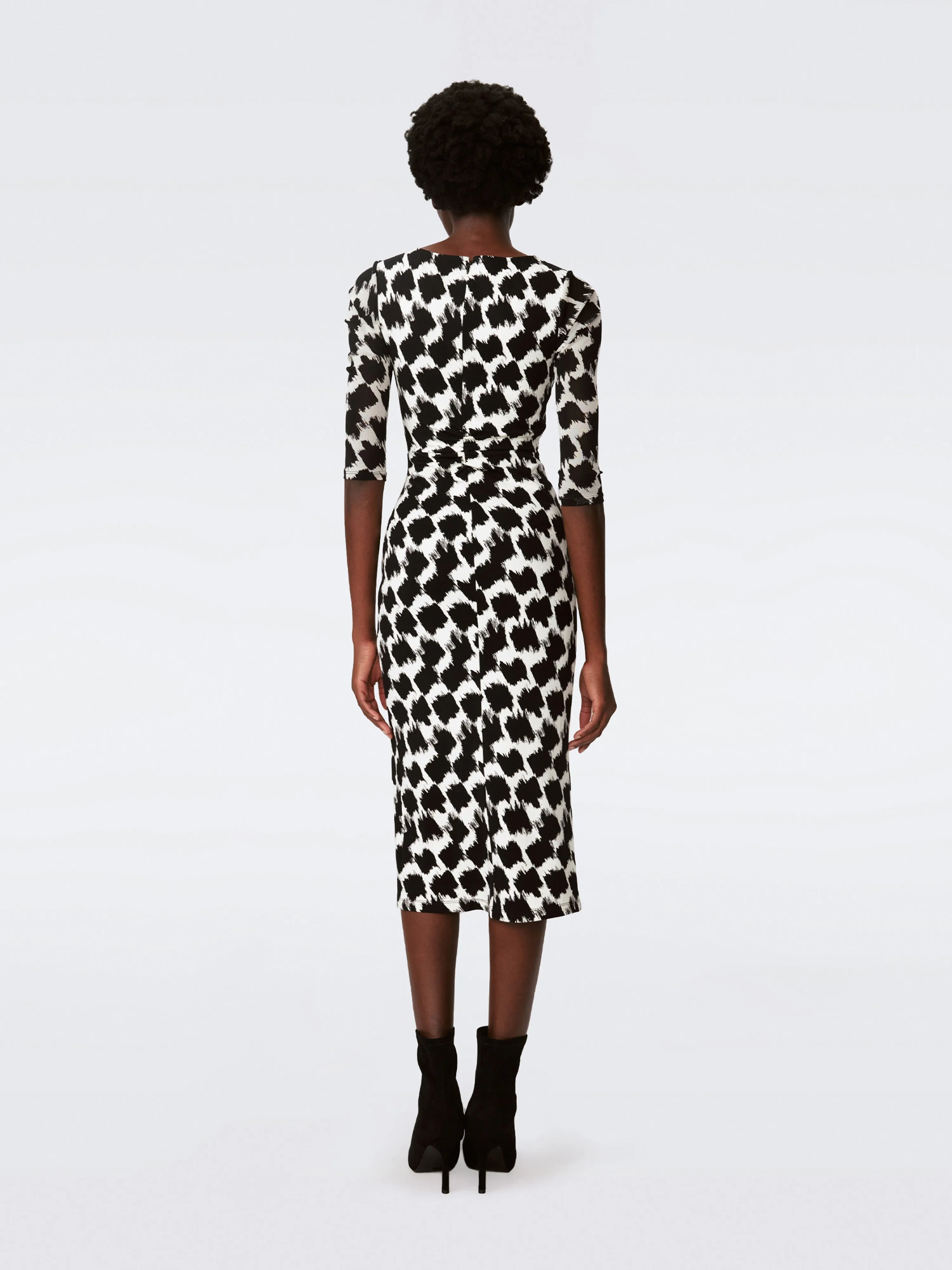 Linea Dress
