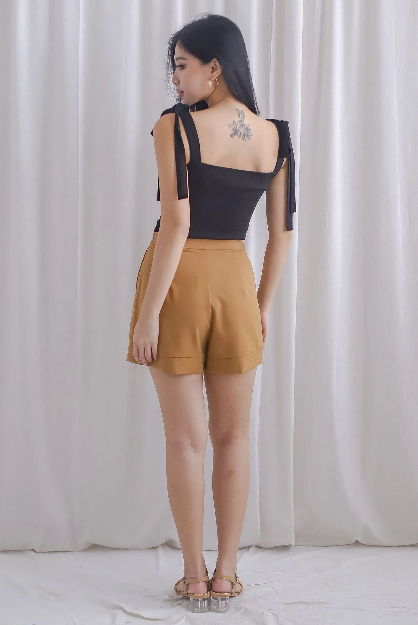 Lotti Shorts In Camel