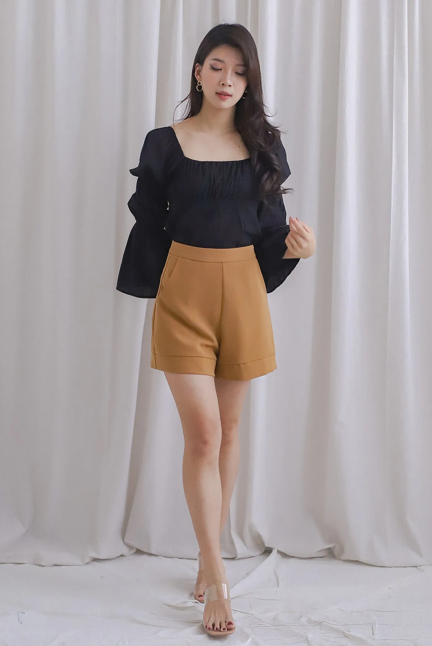 Lotti Shorts In Camel