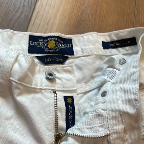 Lucky brand the rollup shorts distressed white size 00/24 pink 3/4 sleeve top XS